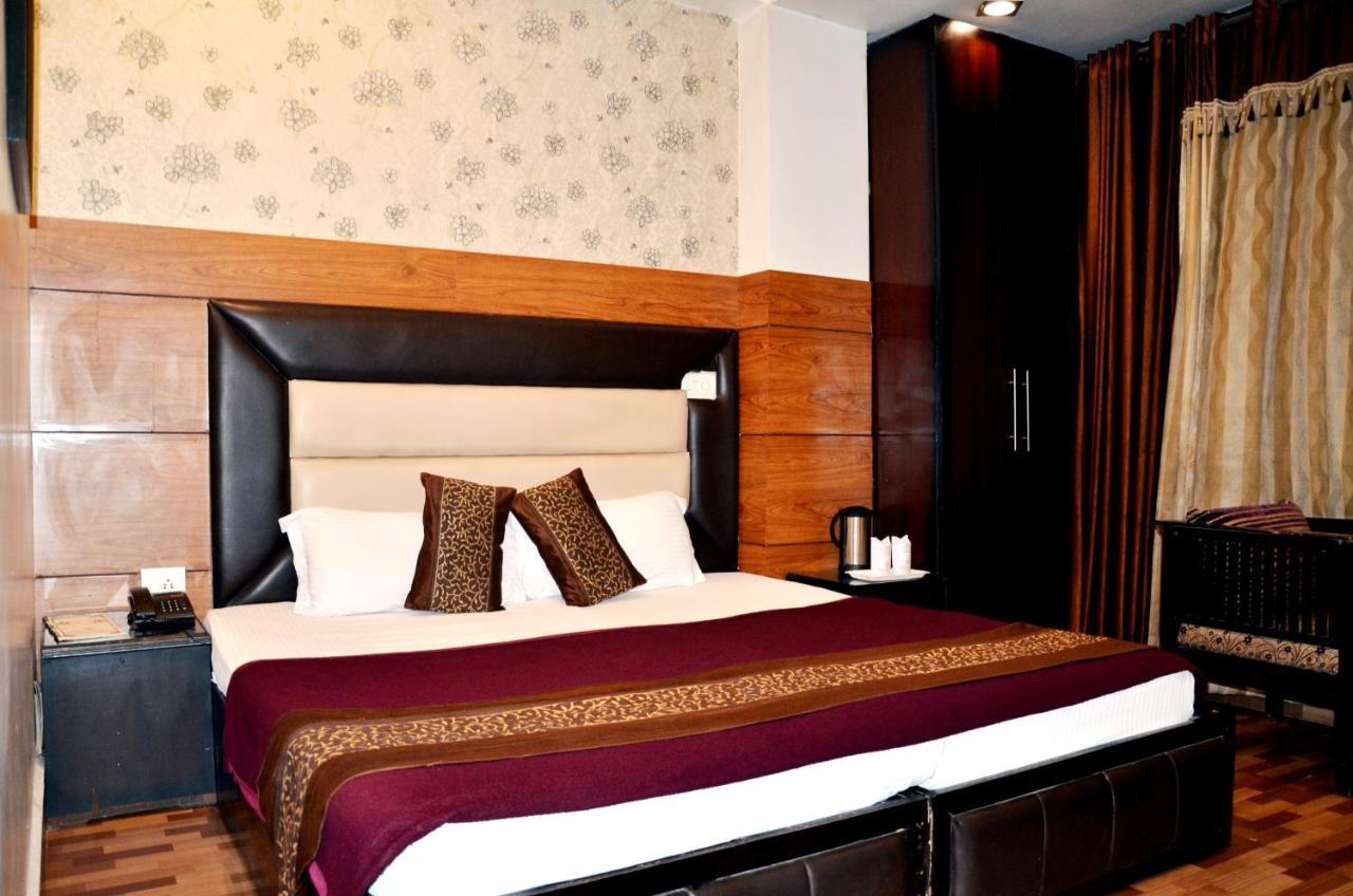 Hotel B.R. Inn Panipat Exterior photo
