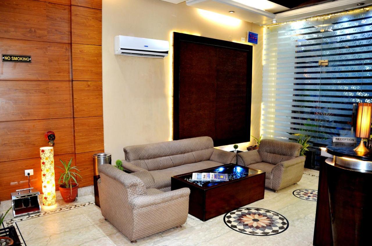 Hotel B.R. Inn Panipat Exterior photo